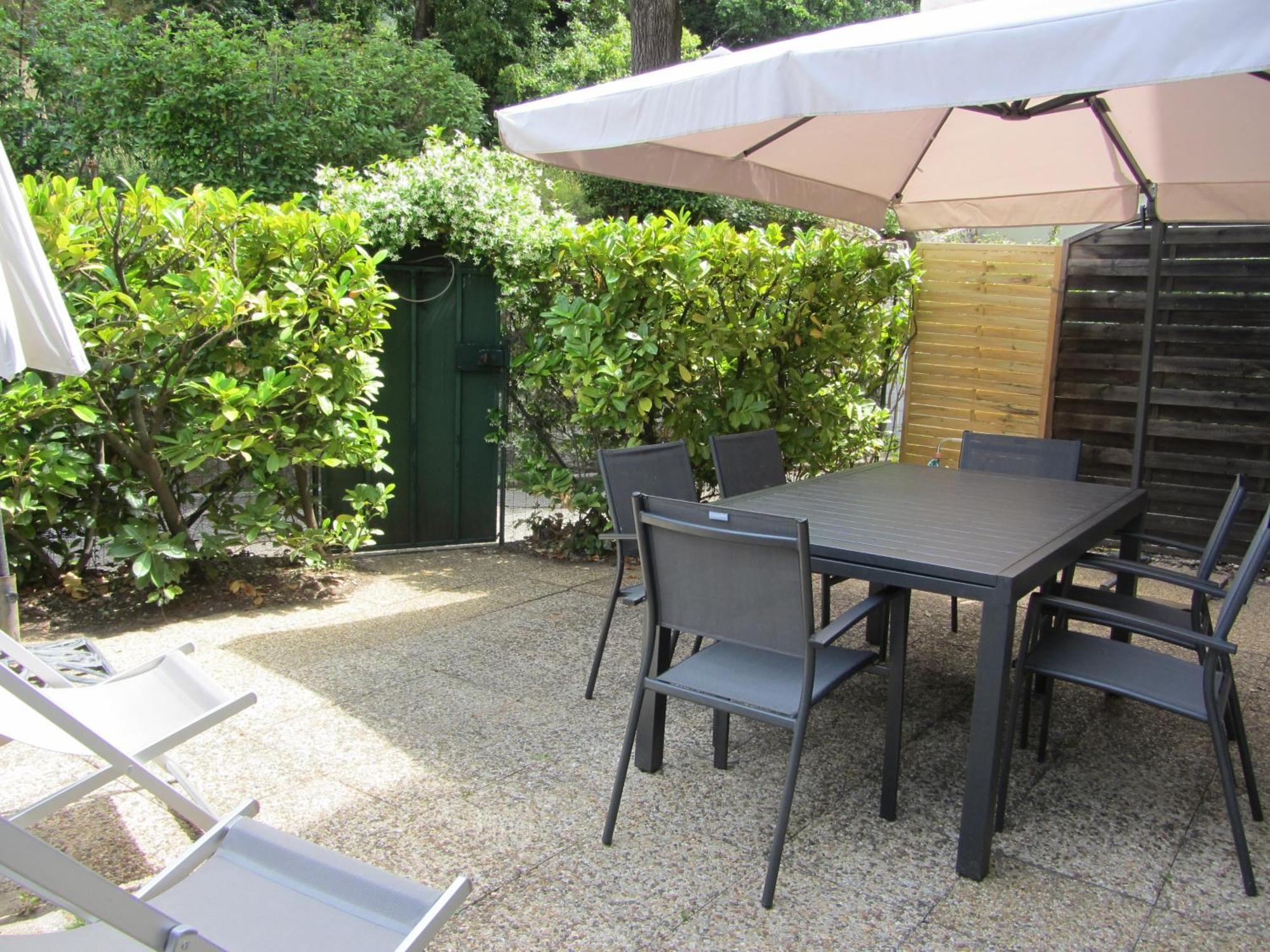 Appartement Les Cigales Rez De Jardin A 10Mn Des Plus Belles Plages Hyères Zewnętrze zdjęcie